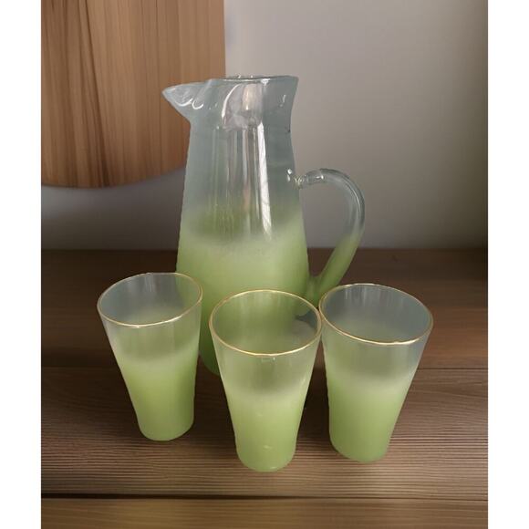 Blendo Glass Pitcher 3 Tumbler Glasses Lime Green Frosted Gold Trim Vintage MCM - Picture 1 of 13